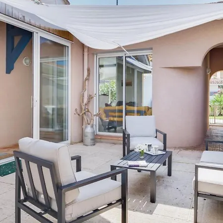 Confortable Avec Piscine, Proche Plage, 3 Chambres, Grand Séjour, Patio, Wifi, équipement Complet - Fr-1-413-87 Casa vacanze