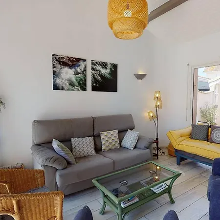 Semesterbostad Confortable Avec Piscine, Proche Plage, 3 Chambres, Grand Sejour, Patio, Wifi, Equipement Complet - Fr-1-413-87