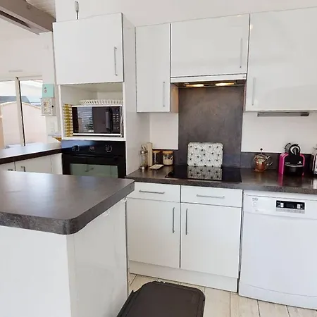 Confortable Avec Piscine, Proche Plage, 3 Chambres, Grand Sejour, Patio, Wifi, Equipement Complet - Fr-1-413-87 Semesterbostad