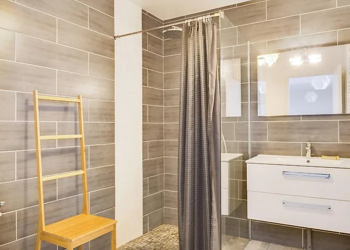 Feriehus Confortable Avec Piscine, Proche Plage, 3 Chambres, Grand Sejour, Patio, Wifi, Equipement Complet - Fr-1-413-87